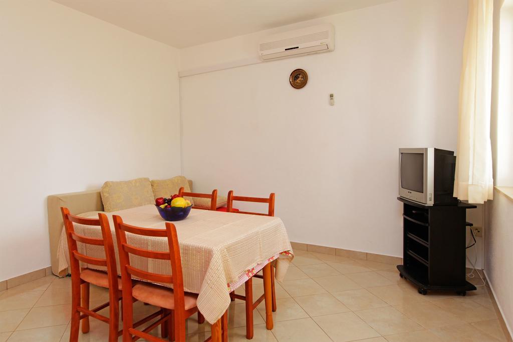 Apartment Katica Bol